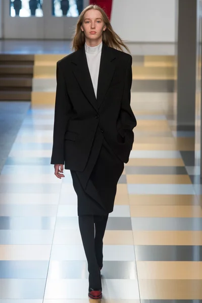 Look 1